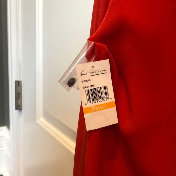 Beautiful Vince Camuto long sleeve top - Picture 5 of 5